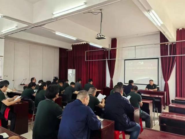 趙李橋茶廠黨委舉辦深入貫徹中央八項(xiàng)規(guī)定精神學(xué)習(xí)教育讀書(shū)班